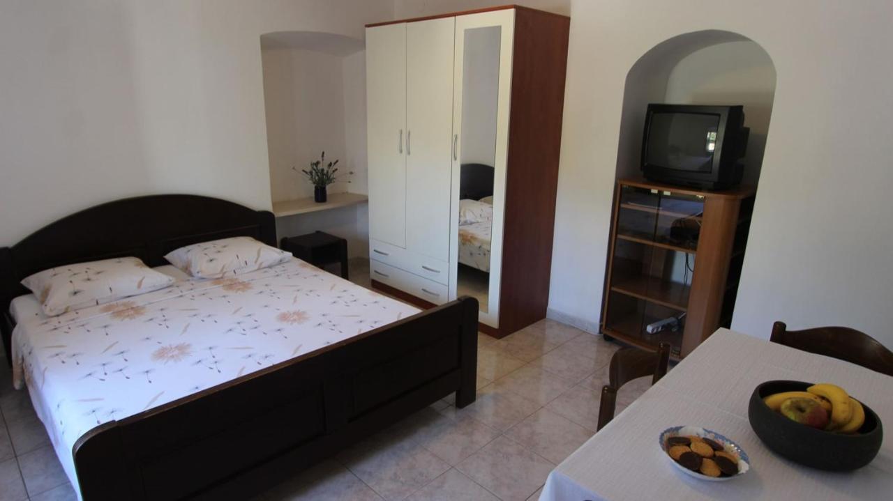 Apartments Eva Malinska Dış mekan fotoğraf