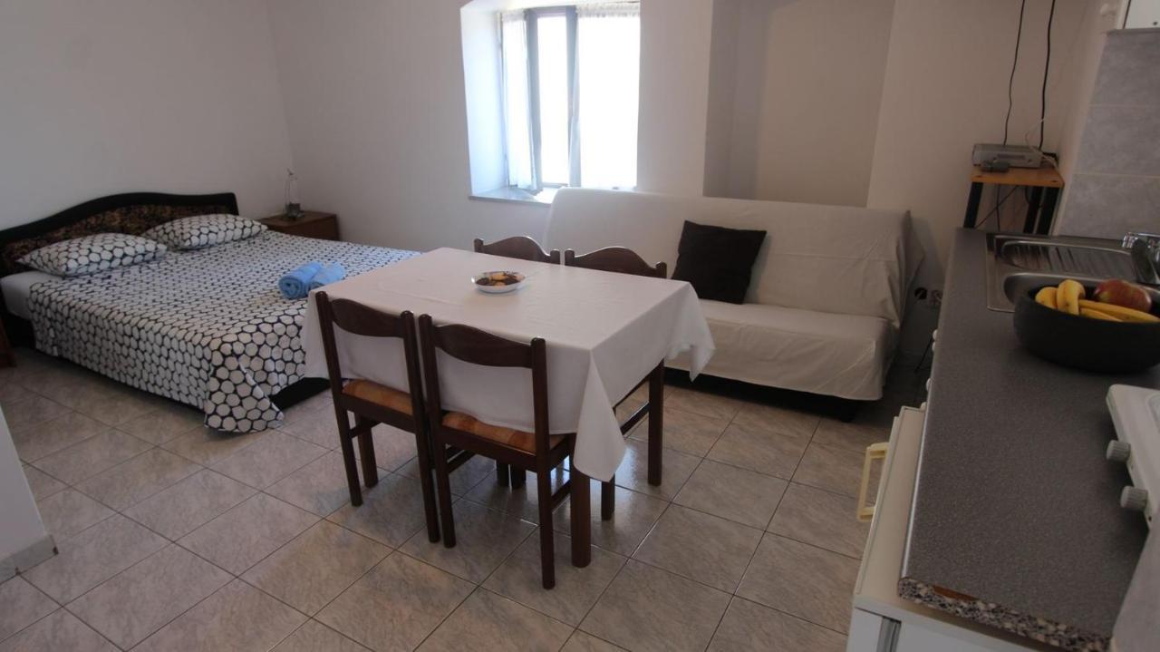 Apartments Eva Malinska Dış mekan fotoğraf