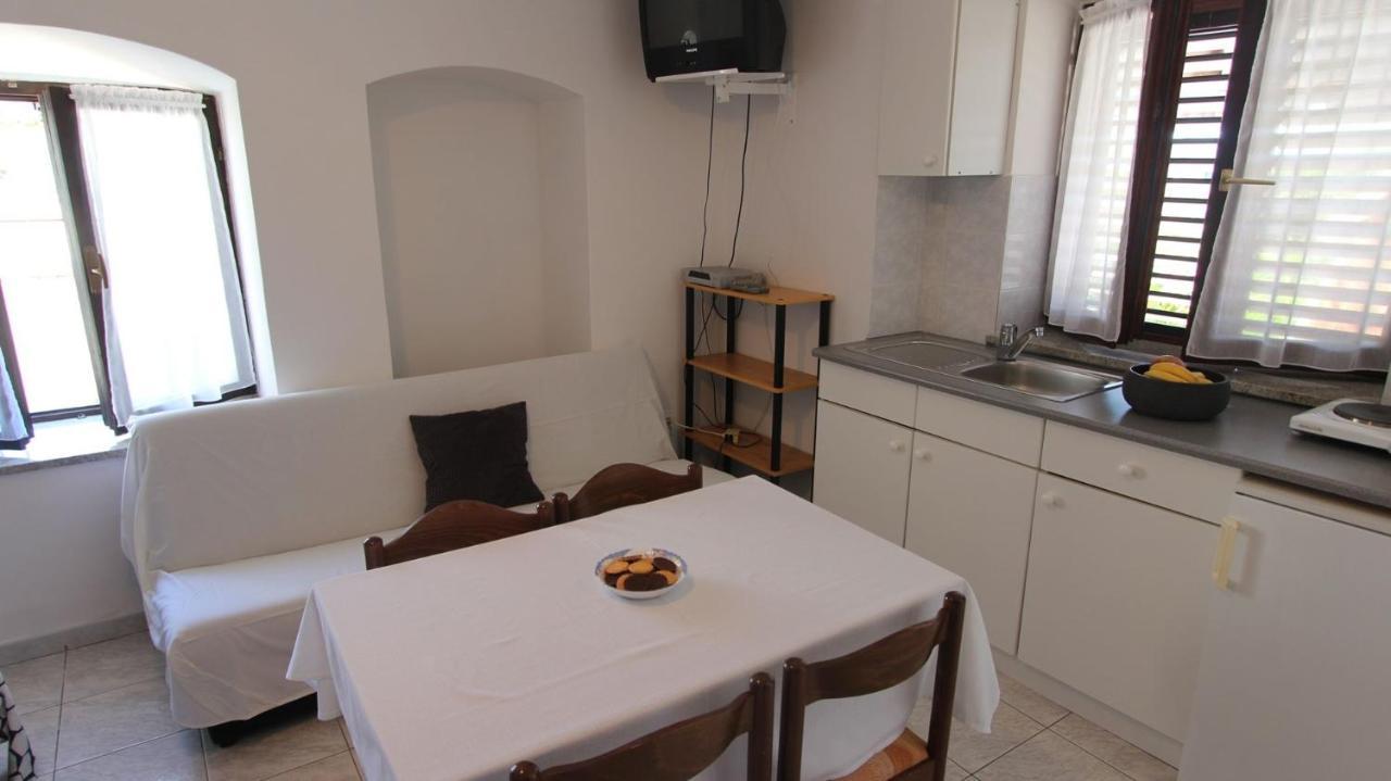 Apartments Eva Malinska Dış mekan fotoğraf
